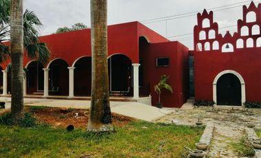 Casa en venta,  Estilo Colonial, Chicxulub Pueblo, cerca de la playa.