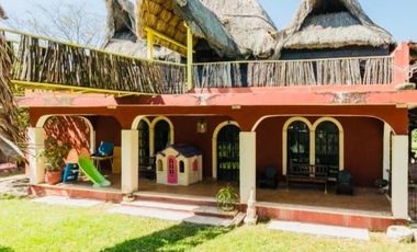 Casa en venta,  Estilo Colonial, Chicxulub Pueblo, cerca de la playa.