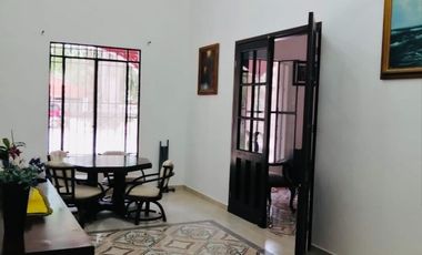 Casa en venta,  Estilo Colonial, Chicxulub Pueblo, cerca de la playa.