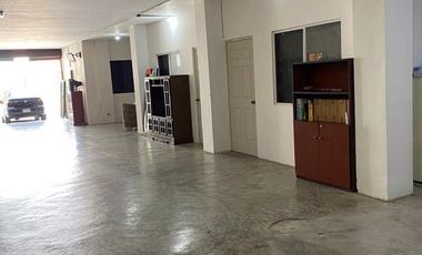 Magnifica Bodega en Col.  Rincón de la Sierra