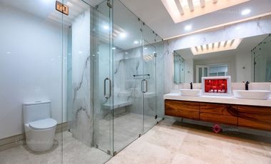 Casa de Lujo con Alberca y Cine Colinas de San Javier