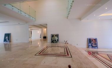 Casa de Lujo con Alberca y Cine Colinas de San Javier