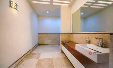 Casa de Lujo con Alberca y Cine Colinas de San Javier