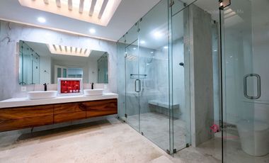 Casa de Lujo con Alberca y Cine Colinas de San Javier