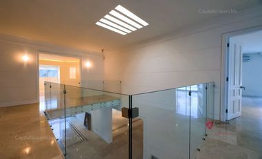 Casa de Lujo con Alberca y Cine Colinas de San Javier