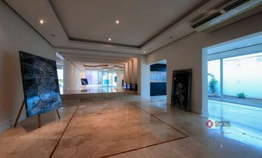 Casa de Lujo con Alberca y Cine Colinas de San Javier