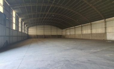 Depósito en Alquiler 2068 m2 en Zarate Autovia 6