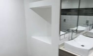 apartamento en venta en avenida 30 de agosto. Cod V4897