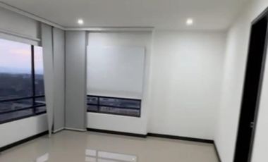 apartamento en venta en avenida 30 de agosto. Cod V4897