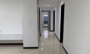 apartamento en venta en avenida 30 de agosto. Cod V4897