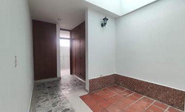 casa en arriendo en caobos. Cod A20654
