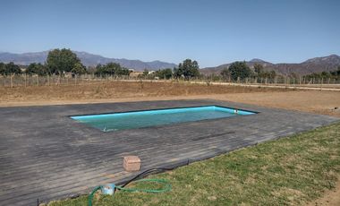 Parcela con quincho y piscina, Casablanca