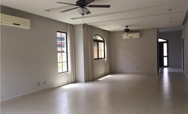 Alquiler de casa en Costa Sur, Residencial Doral