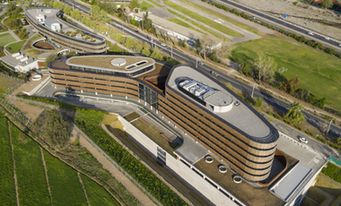 Oficina en Arriendo en Vespucio Norte / Santa María