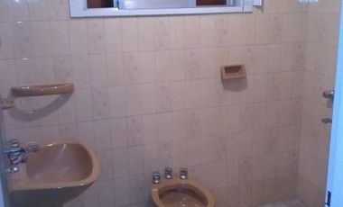 CHALET, 5 AMBIENTES, FONDO LIBRE