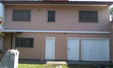 CHALET, 5 AMBIENTES, FONDO LIBRE