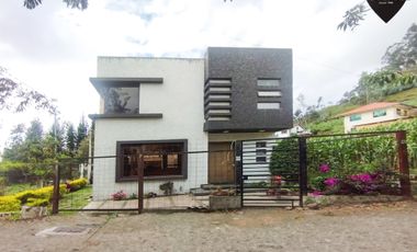 Villa Casa Edificio de venta en Narancay – código:20917