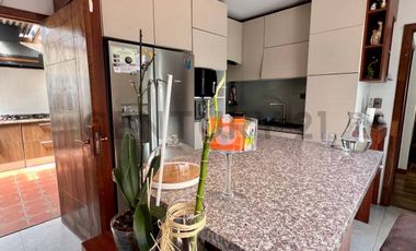 CASA COMERCIAL EN VENTA,CONSULTA DENTAL REGULARIZADA, LAS CONDES