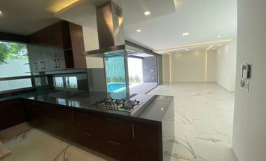 Casa nueva en venta con vigilancia, 5 recámaras en la zona dorada de Cuernavaca