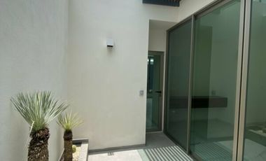 Casa nueva en venta con vigilancia, 5 recámaras en la zona dorada de Cuernavaca