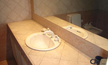 ESPECTACULAR CASAQUINTA  EN PARQUE LELOIR