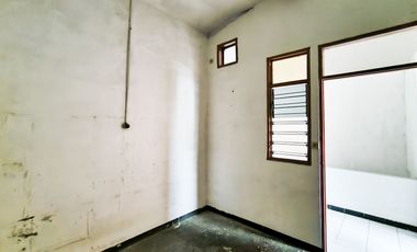 Rumah LB 100 Strategis 8 Mnt ke Stasiun Klender Baru Siap Huni J-41160