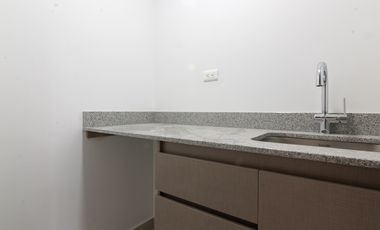 OFICINA CON EXCELENTE UBICACION