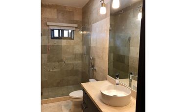 Se Venden Casas en Costa Sur $ 650 k AB