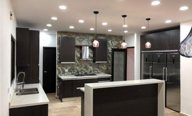 Se Venden Casas en Costa Sur $ 650 k AB