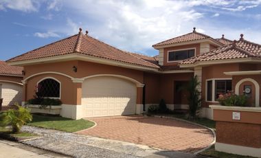 Se Venden Casas en Costa Sur $ 650 k AB