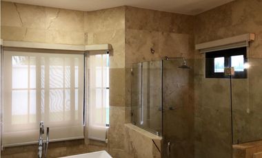 Se Venden Casas en Costa Sur $ 650 k AB