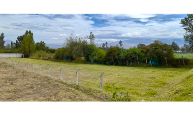 TERRENO EN VENTA  - ASCAZUBI – CAYAMBE (SZ)