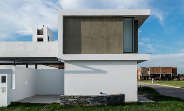 Vendemos hermosos Duplex 2 dor san Ignacio VIllage