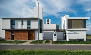 Vendemos hermosos Duplex 2 dor san Ignacio VIllage