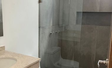 Casa en venta en privada de 48 casas con amenidades