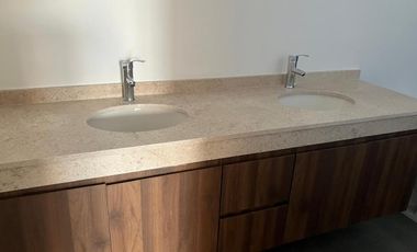 Casa con Paneles Solares y Piscina en Privada Exclusiva – Junto a Colegio Smarti