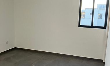 Casa con Paneles Solares y Piscina en Privada Exclusiva – Junto a Colegio Smarti