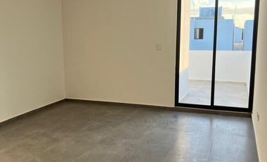 Casa con Paneles Solares y Piscina en Privada Exclusiva – Junto a Colegio Smarti