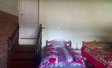 VENTA-Casa en Venta - en Guaranda - Sector Av Guayaquil - con Hermosa Vista a La Ciudad / Urbec 19URB055