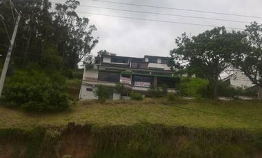 VENTA-Casa en Venta - en Guaranda - Sector Av Guayaquil - con Hermosa Vista a La Ciudad / Urbec 19URB055