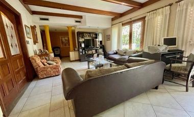 Chalet 5 ambientes en Los Troncos