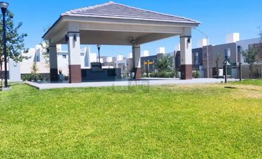 Casa en venta al poniente modelo siva 2