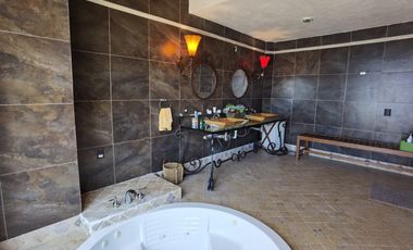 CASA EN VENTA CON EXCELENTE VISTA AL LAGO