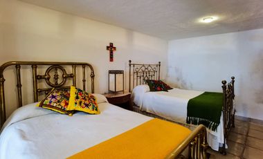 CASA EN VENTA CON EXCELENTE VISTA AL LAGO