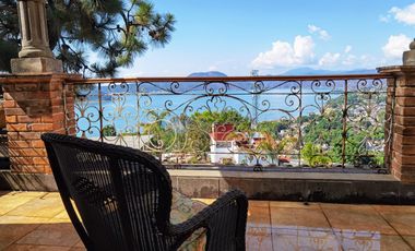 CASA EN VENTA CON EXCELENTE VISTA AL LAGO