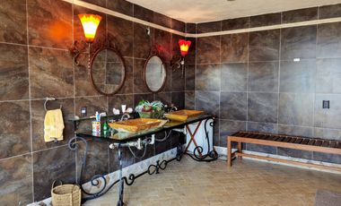 CASA EN VENTA CON EXCELENTE VISTA AL LAGO