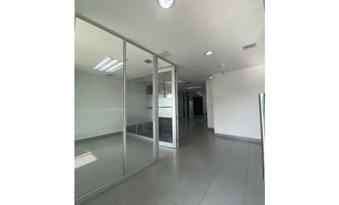 Edificio Comercial en Urdesa Central