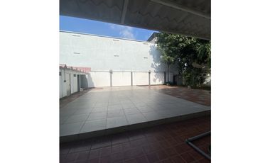 Edificio Comercial en Urdesa Central
