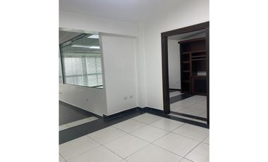 Edificio Comercial en Urdesa Central