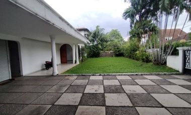 Single House dengan Garden & Private Pool Kondisi Unfurnished HSE-A0581